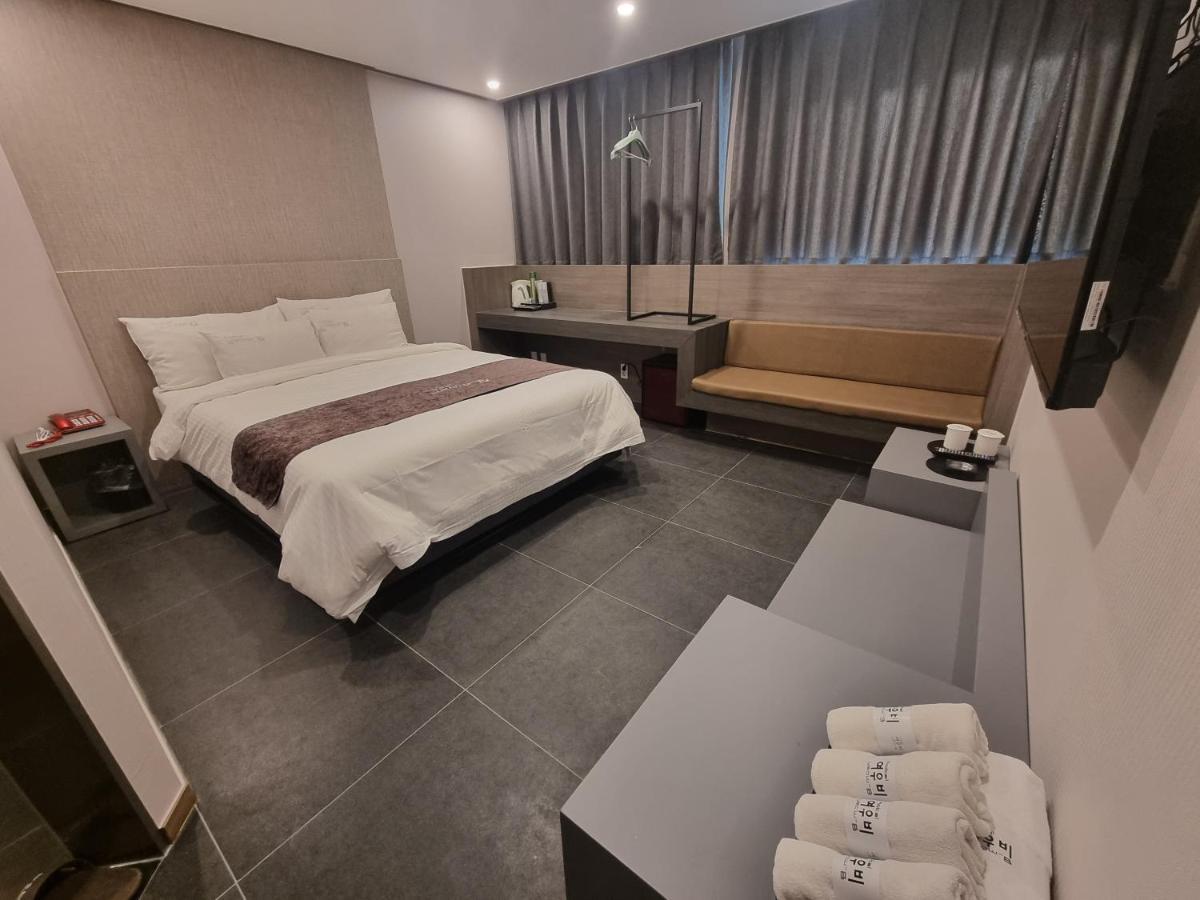 Yeoubi Hotel Jinju Ngoại thất bức ảnh